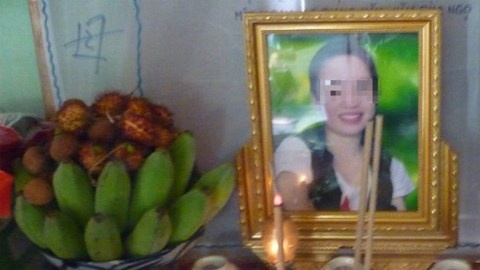 Di thu cua thieu nu uong thuoc sau tu van ben duong hinh anh