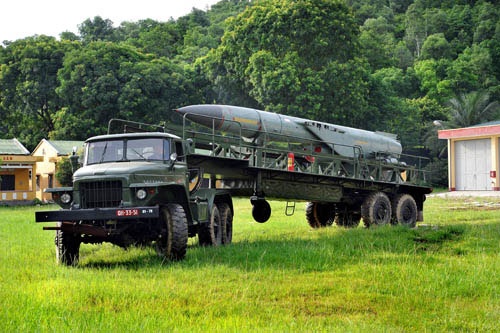 Cùng với duy trì nghiêm lực lượng, phương tiện trực theo quy định, đơn vị thường xuyên rà soát, điều chỉnh, bổ sung các kế hoạch tác chiến dài hạn, đồng thời tổ chức huấn luyện chuyển trạng thái sẵn sàng chiến đấu từ thường xuyên lên cao theo Chỉ thị của Tư lệnh Vùng.