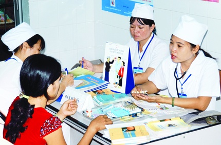 Khi mang thai, phụ nữ cần đi khám sức khỏe định kỳ để kịp thời phát hiện những bất thường.  