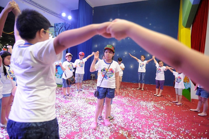 Cùng tham gia với trò chơi mèo đuổi chuột.