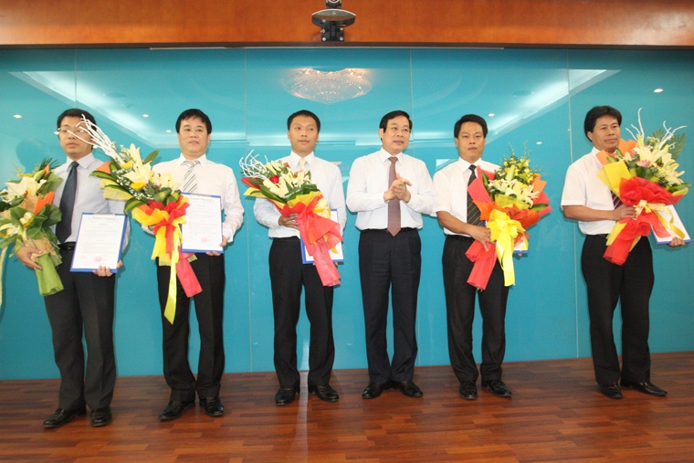 Bo Thong tin Truyen Thong co 9 lanh dao moi cap Vu, Cuc hinh anh