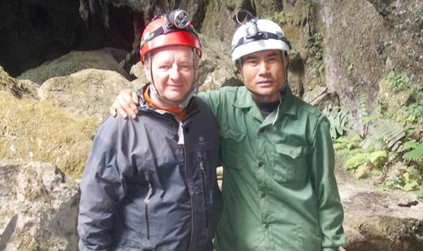 Mot nguoi nuoc ngoai duoc de nghi tang Huan chuong Lao dong hinh anh