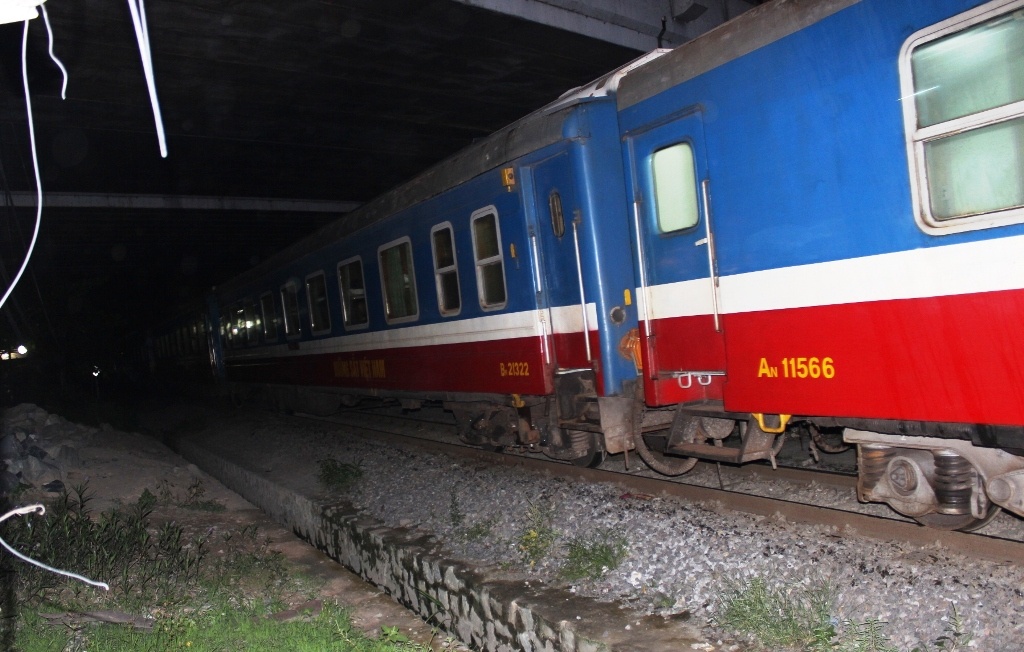 Tau hoa tong chet nhan vien nha ga hinh anh