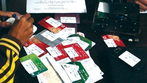 Tam giam 4 nguoi trong duong day ca do 166bet.com hinh anh