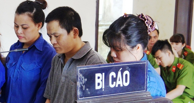 Nu sinh mang heroin giup me da ngoi tu du hinh anh