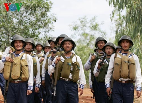 Niềm vui của các chiến sĩ sau khi hoàn thành tốt nhiệm vụ huấn luyện.