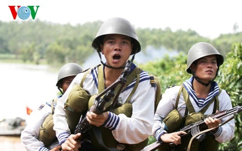 Tiến công tiêu diệt địch.