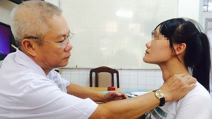 Tinh co phat hien ung thu tuyen giap hinh anh