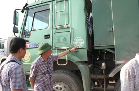 Mat phuc bat xe qua tai khap noi hinh anh