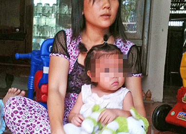 Co chong ngoai quoc nhung 'sinh con ngoai gia thu' hinh anh