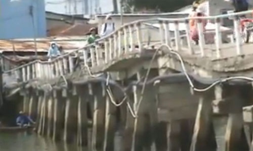 Cay cau bien dang o trung tam Nha Trang hinh anh