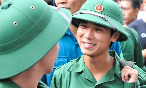 Xem xet tang thoi gian nghia vu quan su len 24 thang hinh anh