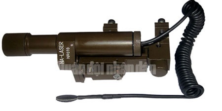 Thiết bị ngắm bắn nhanh ngày đêm bằng la-de bán dẫn.