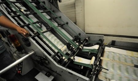 VN phan doi Lenh kiem duyet lien quan vu in tien polymer hinh anh