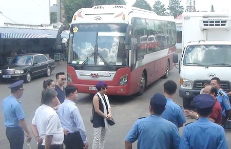 Ong chu Thanh Buoi noi 'dien' khi xe bi thanh tra tam giu hinh anh