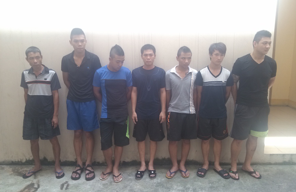 Nhom con do truy sat, chong chet vo trong thuong hinh anh