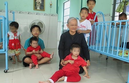 Map mo o mot co so nuoi tre mo coi hinh anh