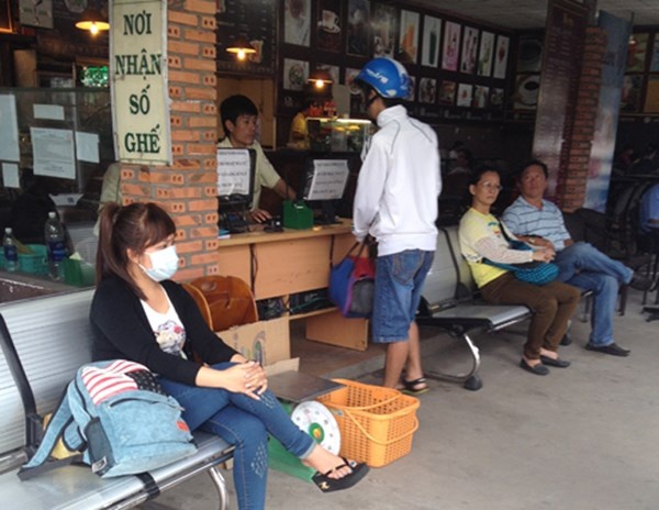 Cơ quan chức năng khó phát hiện trong khi Cty Thành Bưởi trưng biển công khai nhận đặt chỗ trái phép.