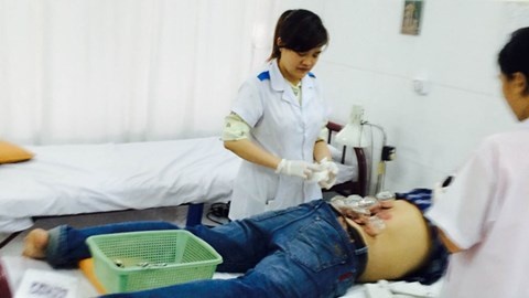 Lang bam tu xung tri bach benh bang cach… hut mau hinh anh