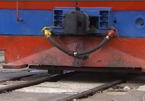 Clip trom phanh tau hoa de ban sat vun hinh anh