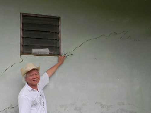 Nhà dân bị ảnh hưởng do động đất khu vực A Lưới, tỉnh Thừa Thiên - Huế. Ảnh: Viện Vật lý địa cầu.