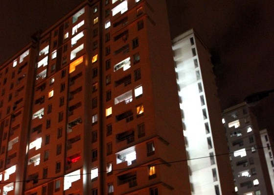 Be 5 tuoi tu vong vi roi tu tang 15 chung cu hinh anh