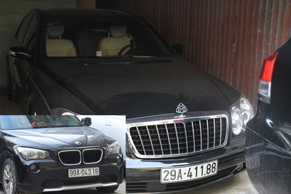 Chiếc Maybach 57S và chiếc chiếc BMW X1 đều đeo biển giả.