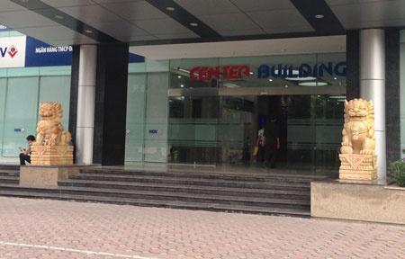 Dat su tu da truoc cua ruoc hoa vao nha hinh anh