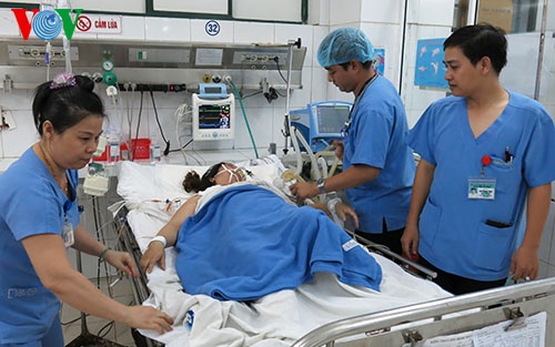 Cuu song cung luc 2 benh nhan bi ngung tim o Da Nang hinh anh