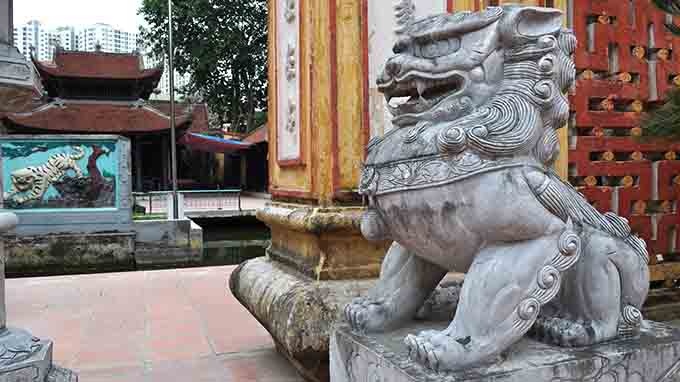 Su tu da Trung Quoc ngoi nhe nanh truoc chua Viet hinh anh