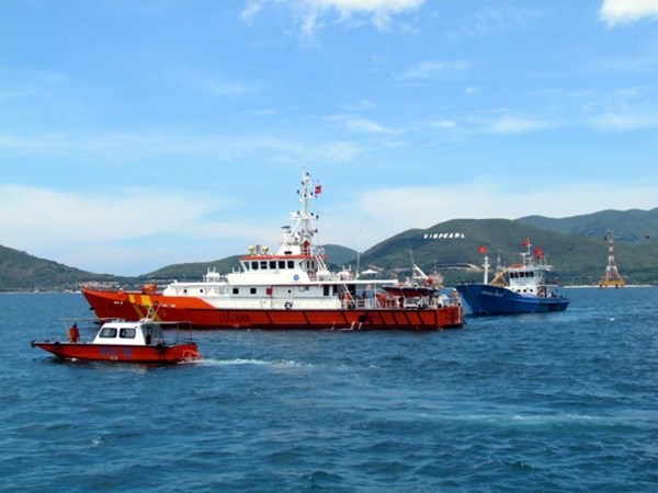 Tau ca vo thep mau Hoang Anh 01 gap nan hinh anh