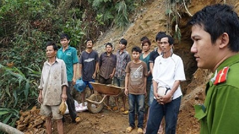 Da Nang suc soi sau tin don trung hang chuc kilogam vang hinh anh