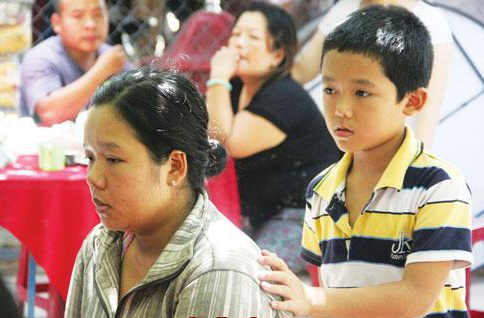 Ba tre tu vong khi phau thuat Nu cuoi tu thien la do gay me hinh anh