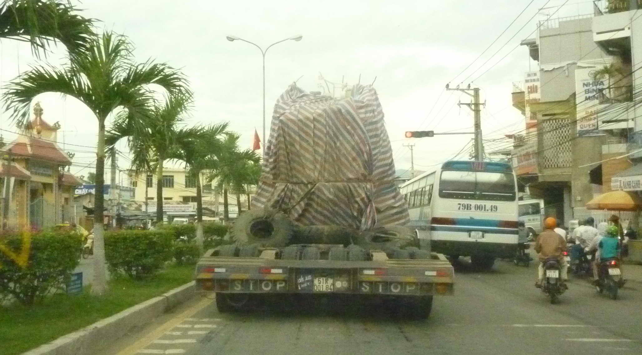 Xe khung bien mat o Khanh Hoa bi bat lai tai Binh Thuan hinh anh