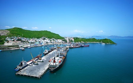 Chuyen cang Nha Trang thanh cang du lich hinh anh