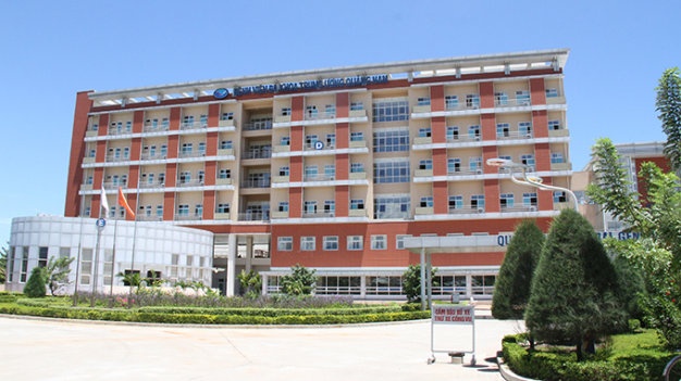 An mi ga, 11 nguoi ngo doc, mot nguoi chet hinh anh