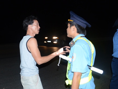 Lái xe Lê Phước Hậu, người bất chấp hiệu lệnh dừng xe lái xe tải bỏ chạy, chèn ép xe công vụ.