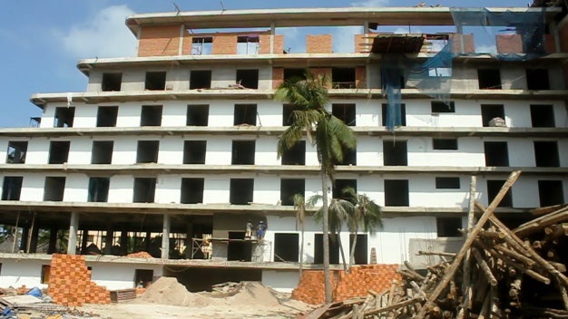 Khach san Muong Thanh xay sai phep do... ngay tho hinh anh