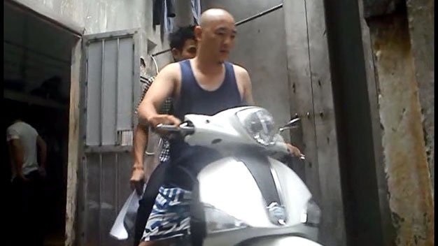 Duong day buon than: Giay to ma qua mat hoi dong hinh anh