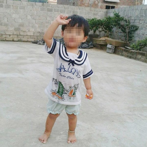 Cháu Anh Thơ chụp tháng 6/2014 (ảnh do gia đình cung cấp).