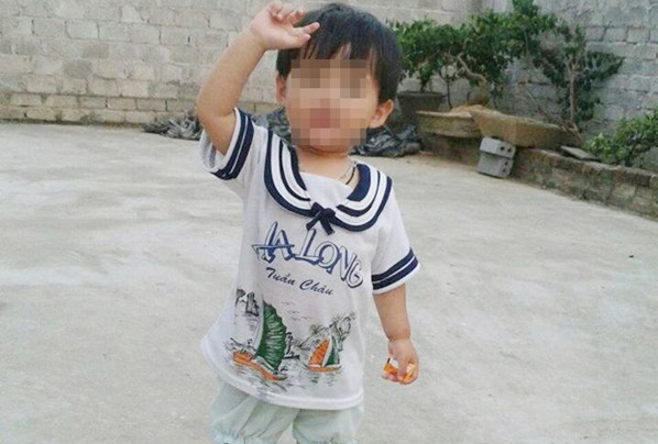 Niem uan uc ve cai chet cua be gai sau mot gio nhap vien hinh anh