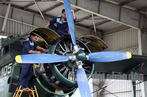 Linh ky thuat chuan bi... tha 'chim sat' len troi hinh anh