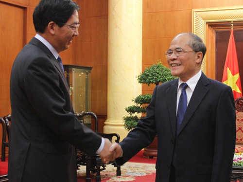 Tan Dai su Trung Quoc chao xa giao Chu tich Quoc hoi hinh anh