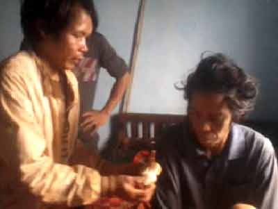 Bi hai hu tuc 'thuoc thu' hai nguoi hinh anh