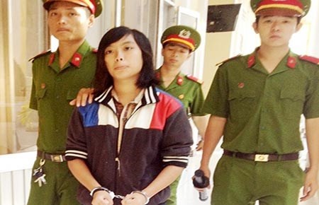 Ve do tuoi cua nu sat thu: Toa an chua lam het trach nhiem hinh anh