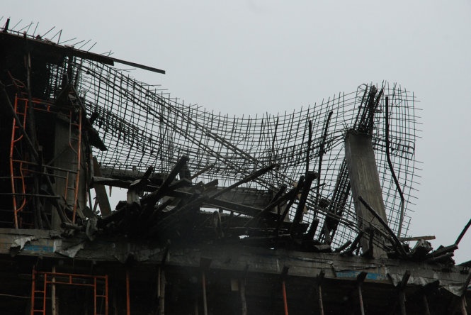 Sap cong trinh dang xay, mot nguoi tu vong hinh anh