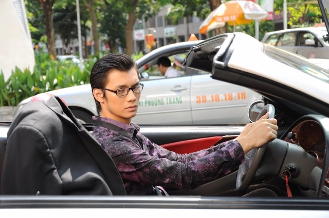 Xai anh nguoi mau... lo hop dong hinh anh