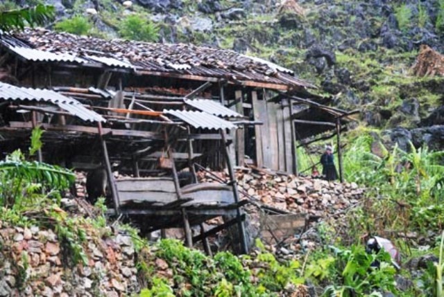 Be 8 thang tuoi tu vong vi cot nha do hinh anh