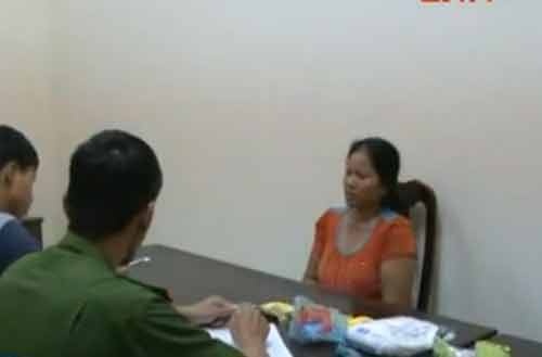 Nu quai tang tru ma tuy trong tui bot dau xanh hinh anh