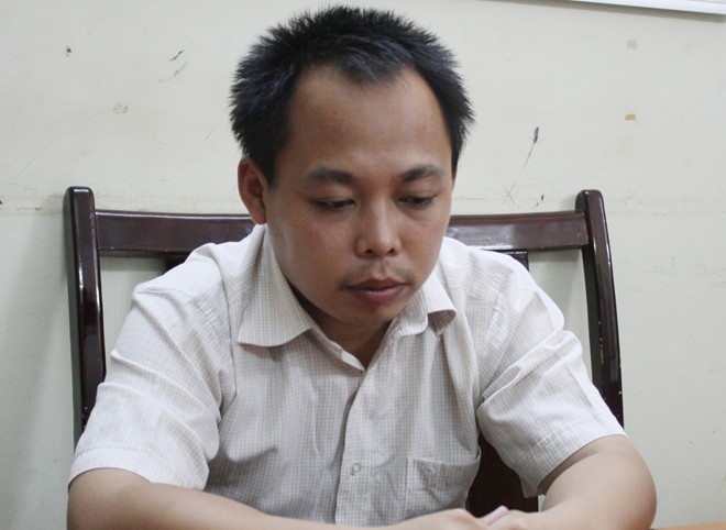 Chan dung hung thu khong che con tin trong mat dong nghiep hinh anh